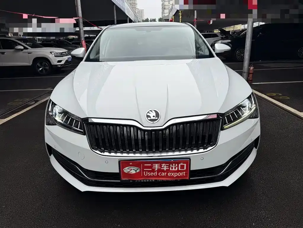 Skoda Superb — фото 4
