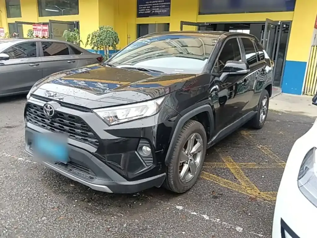 Toyota RAV4 — фото 3