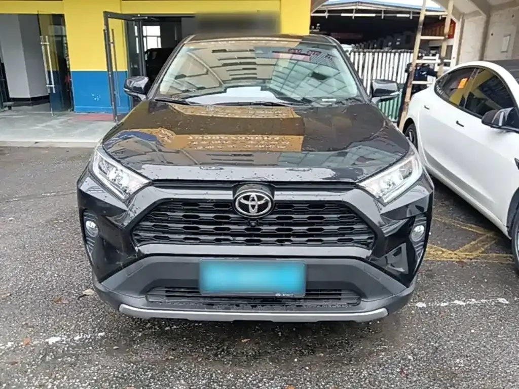 Toyota RAV4 — фото 6