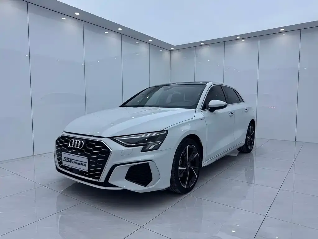 Audi A3 — фото 1