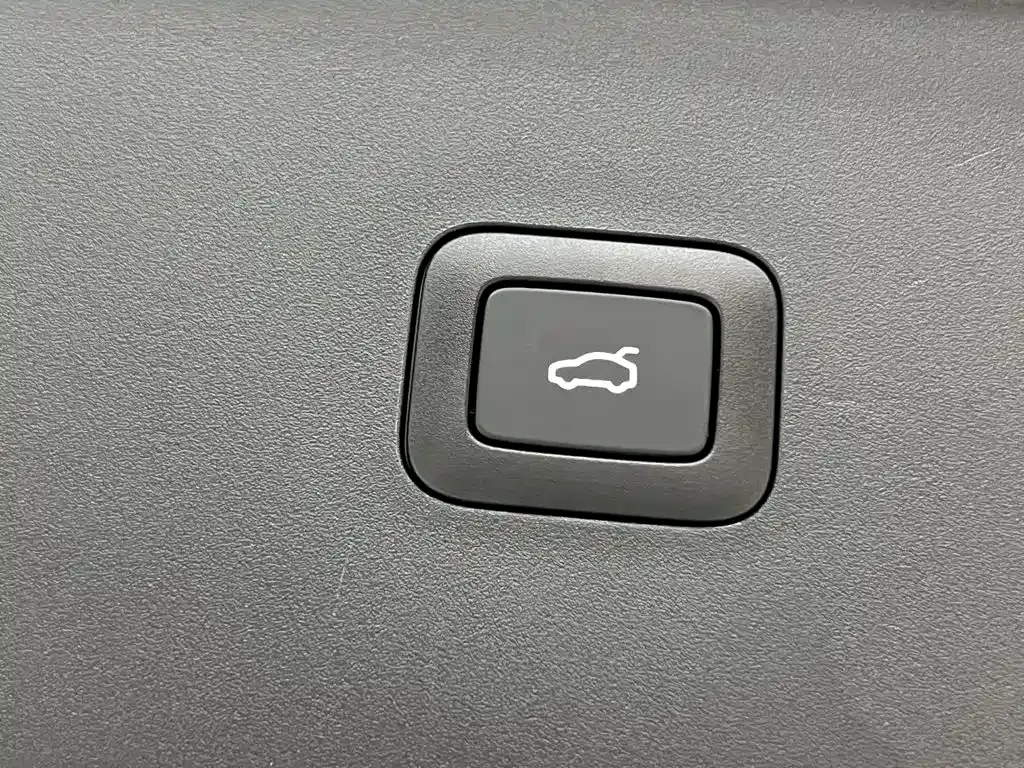 Xiaomi YU7 — фото 10