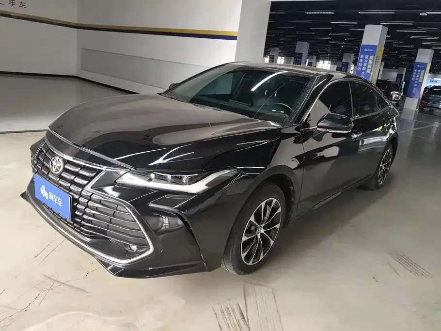 Toyota Avalon — фото 1
