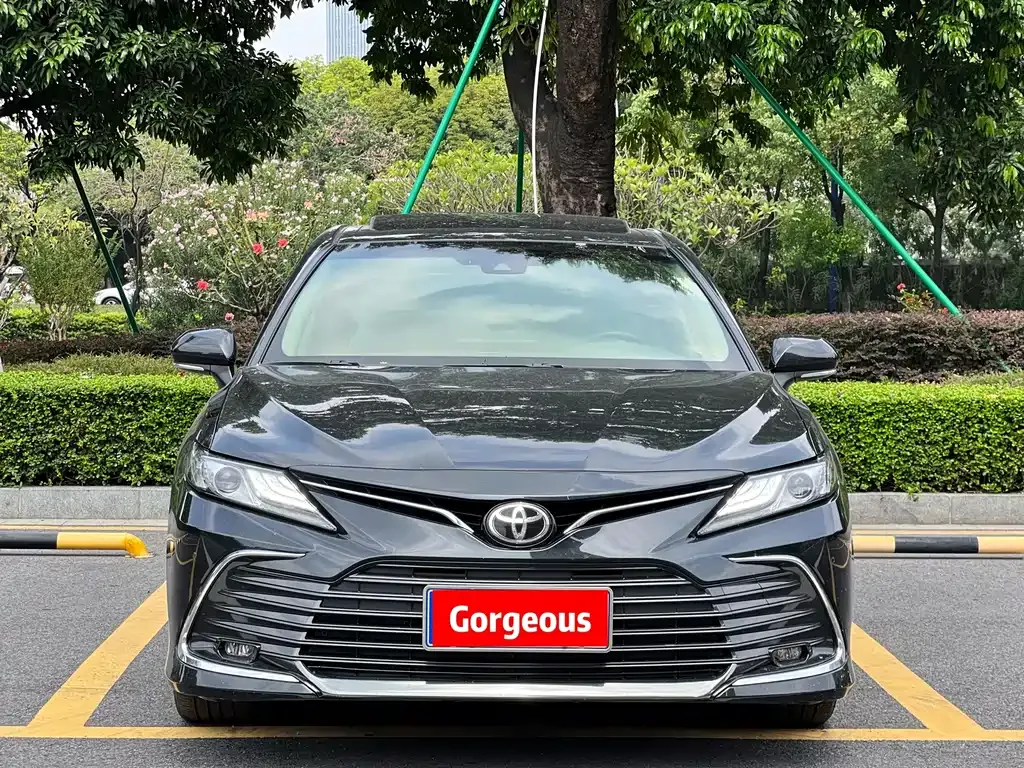 Toyota Camry — фото 10