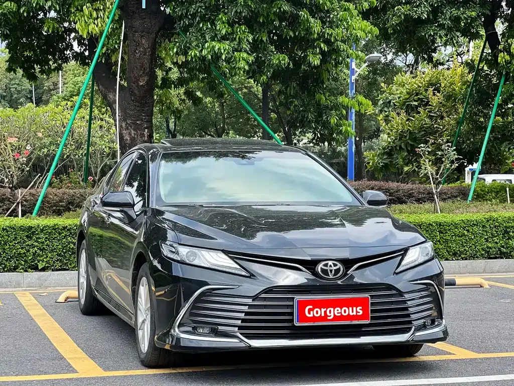 Toyota Camry — фото 9
