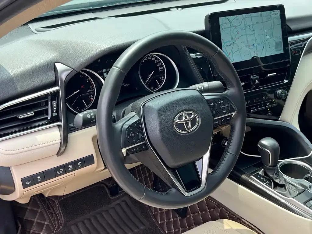 Toyota Camry — фото 7