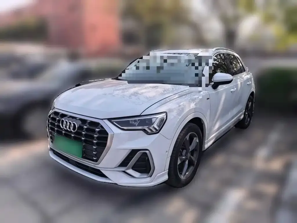 Audi Q3 — фото 1
