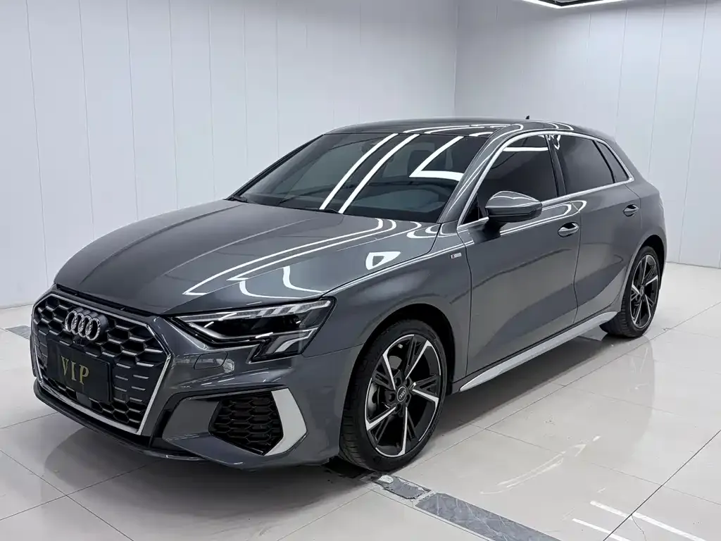 Audi A3 — фото 1
