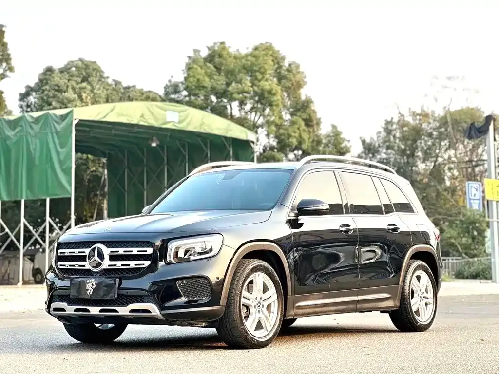 Mercedes-Benz GLB — фото 1
