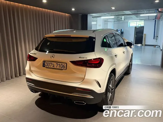 Mercedes-Benz GLA-Class — фото 6