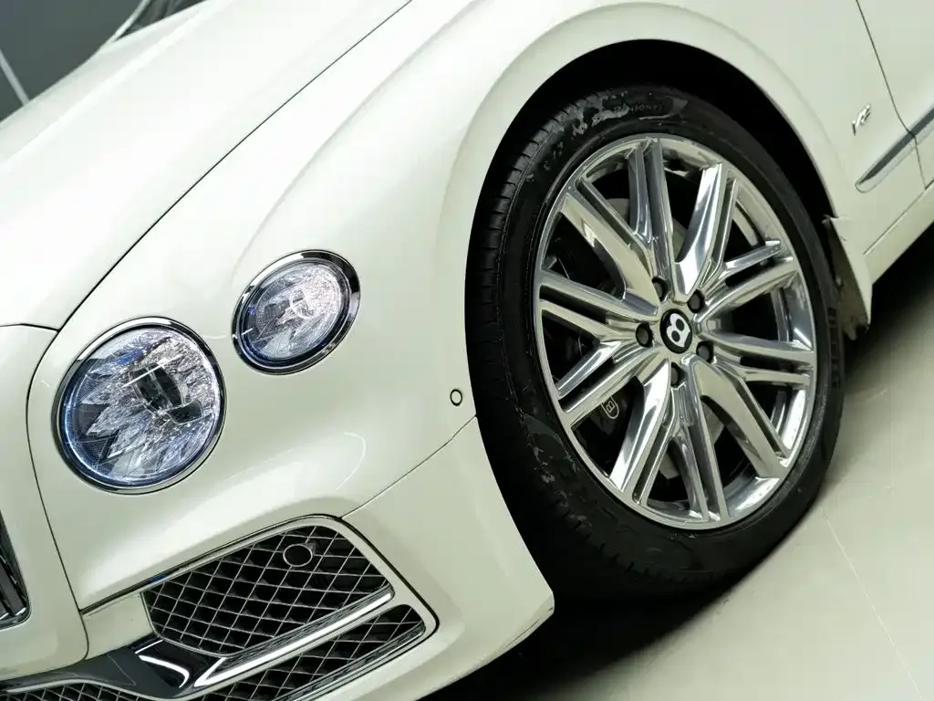 Bentley Flying Spur — фото 6