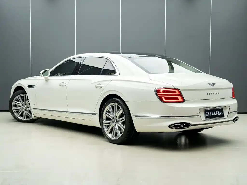 Bentley Flying Spur — фото 4