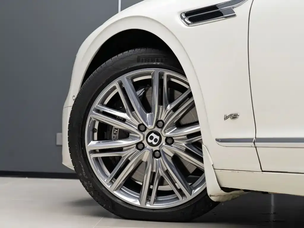 Bentley Flying Spur — фото 7