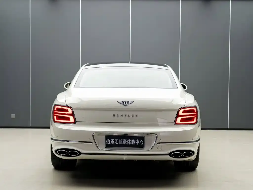 Bentley Flying Spur — фото 3