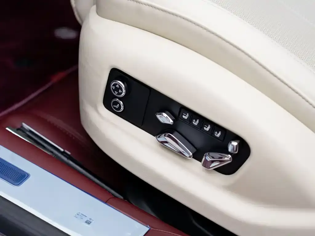 Bentley Flying Spur — фото 5