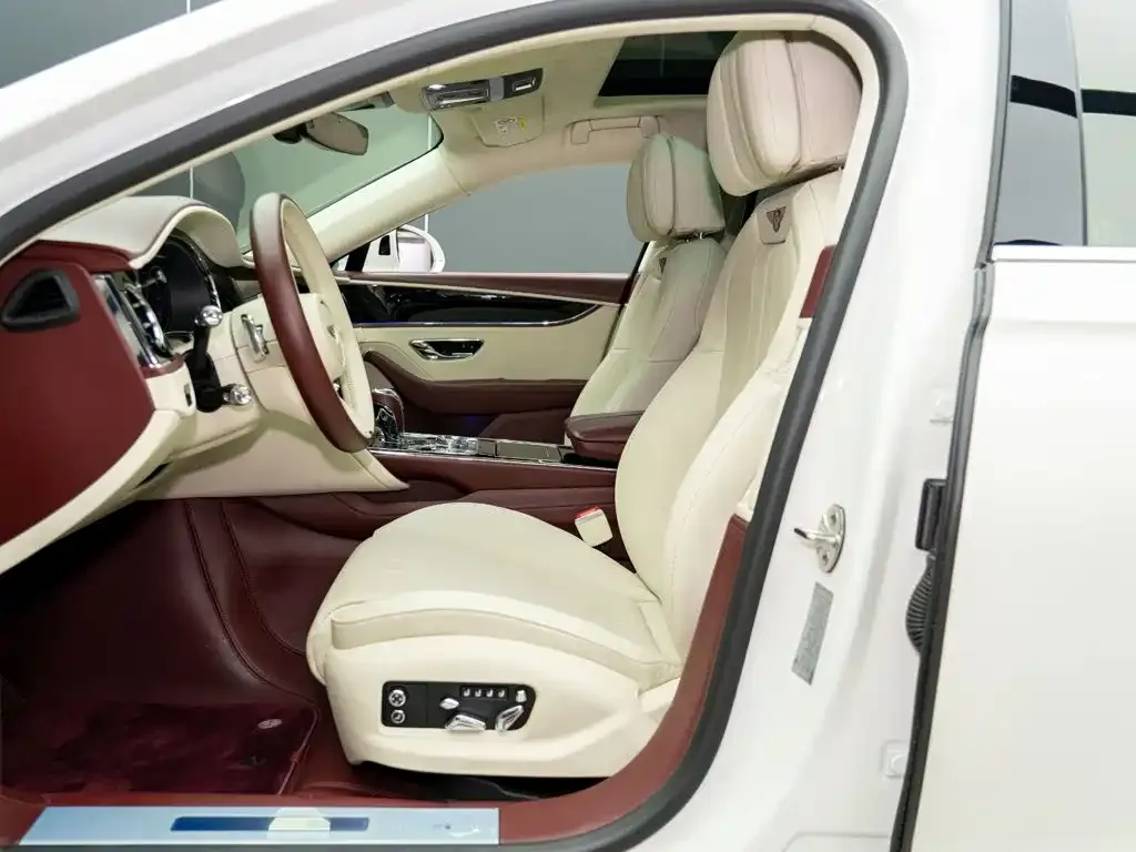 Bentley Flying Spur — фото 8