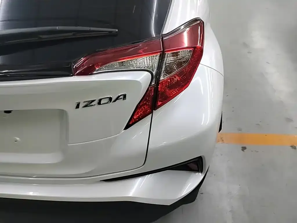Toyota IZOA — фото 2