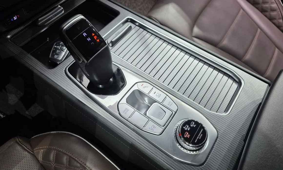 KG Mobility (Ssangyong) Rexton — фото 8