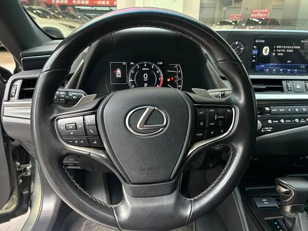 Lexus ES — фото 5