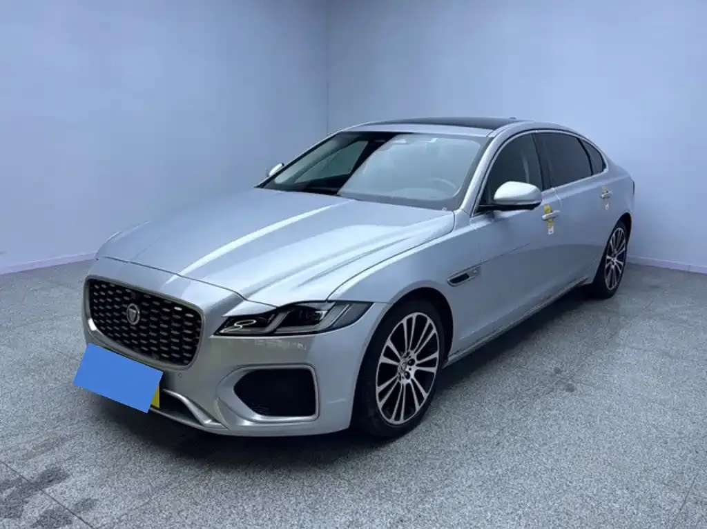Jaguar XFL — фото 1