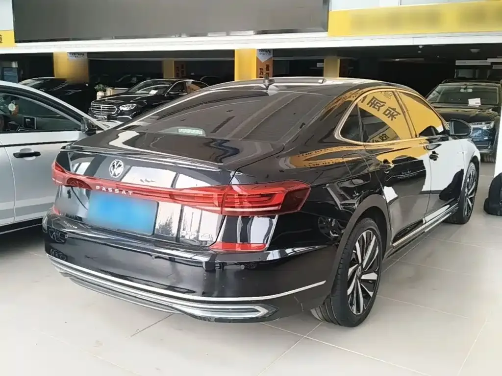Volkswagen Passat — фото 8
