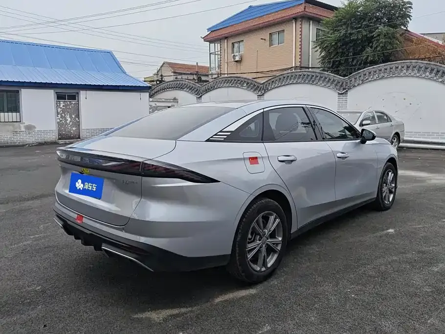 Geely Galaxy L6 — фото 7