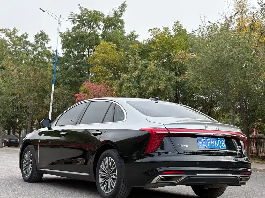 Hongqi H5 — фото 8