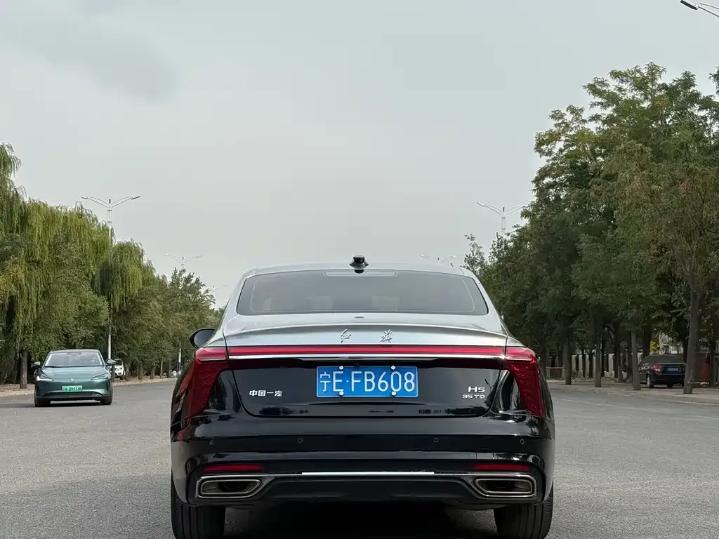 Hongqi H5 — фото 4