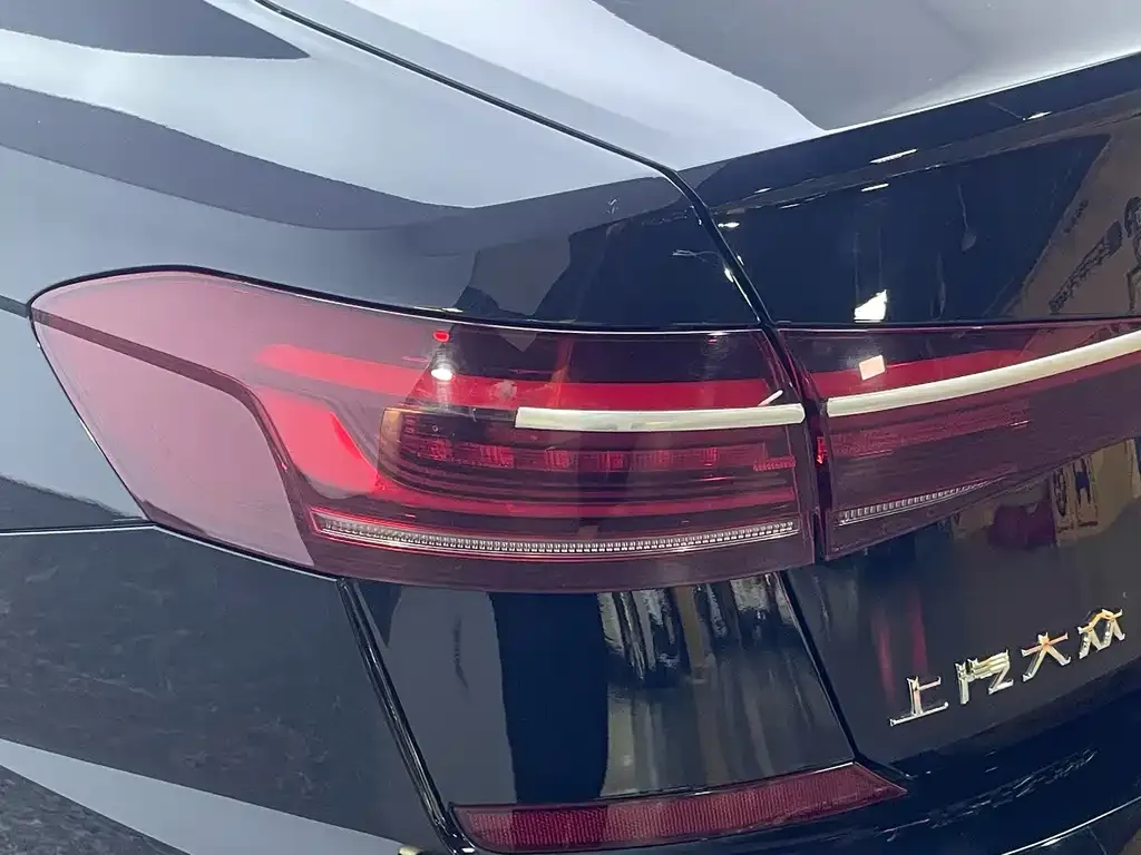 Volkswagen Passat — фото 5