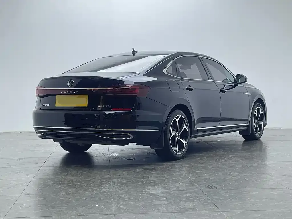 Volkswagen Passat — фото 10