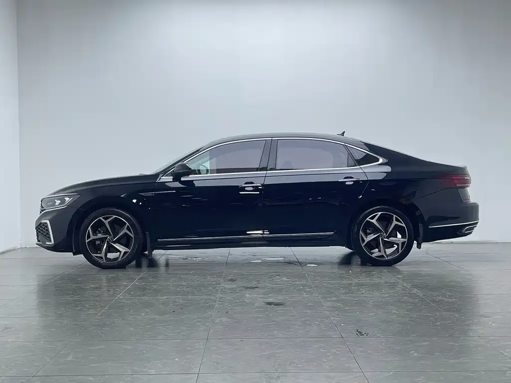 Volkswagen Passat — фото 7