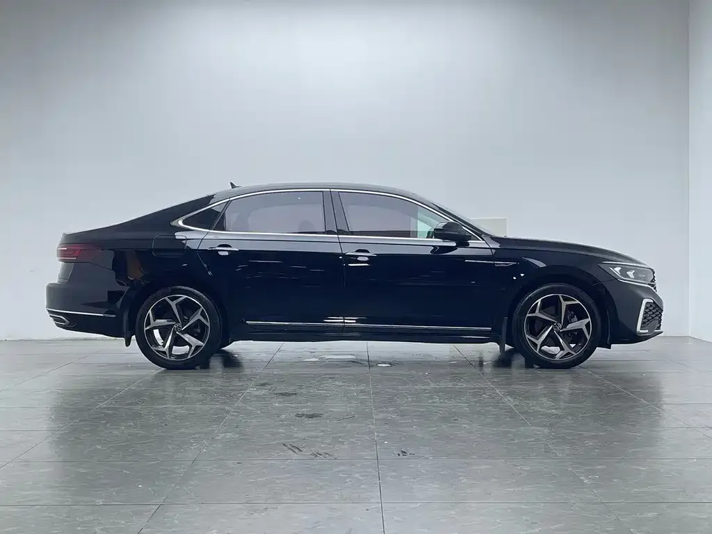 Volkswagen Passat — фото 2
