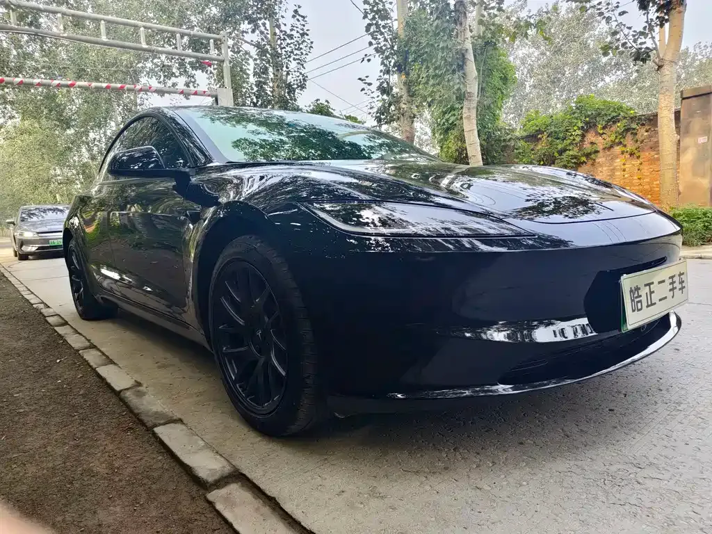 Tesla Model 3 — фото 4