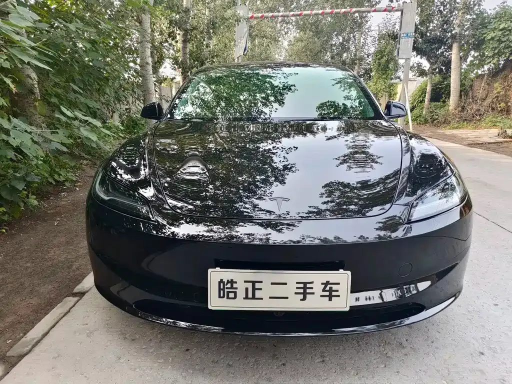 Tesla Model 3 — фото 9