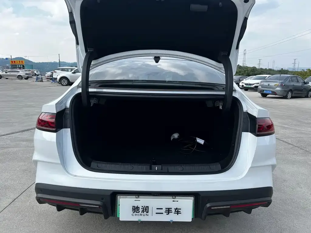 BYD Qin L — фото 9