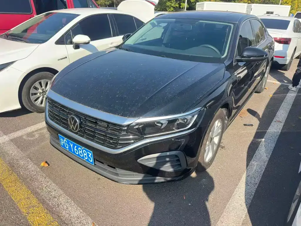Volkswagen Passat — фото 1
