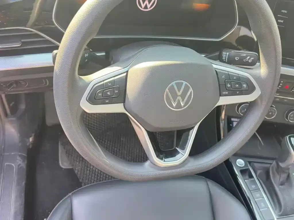 Volkswagen Passat — фото 8