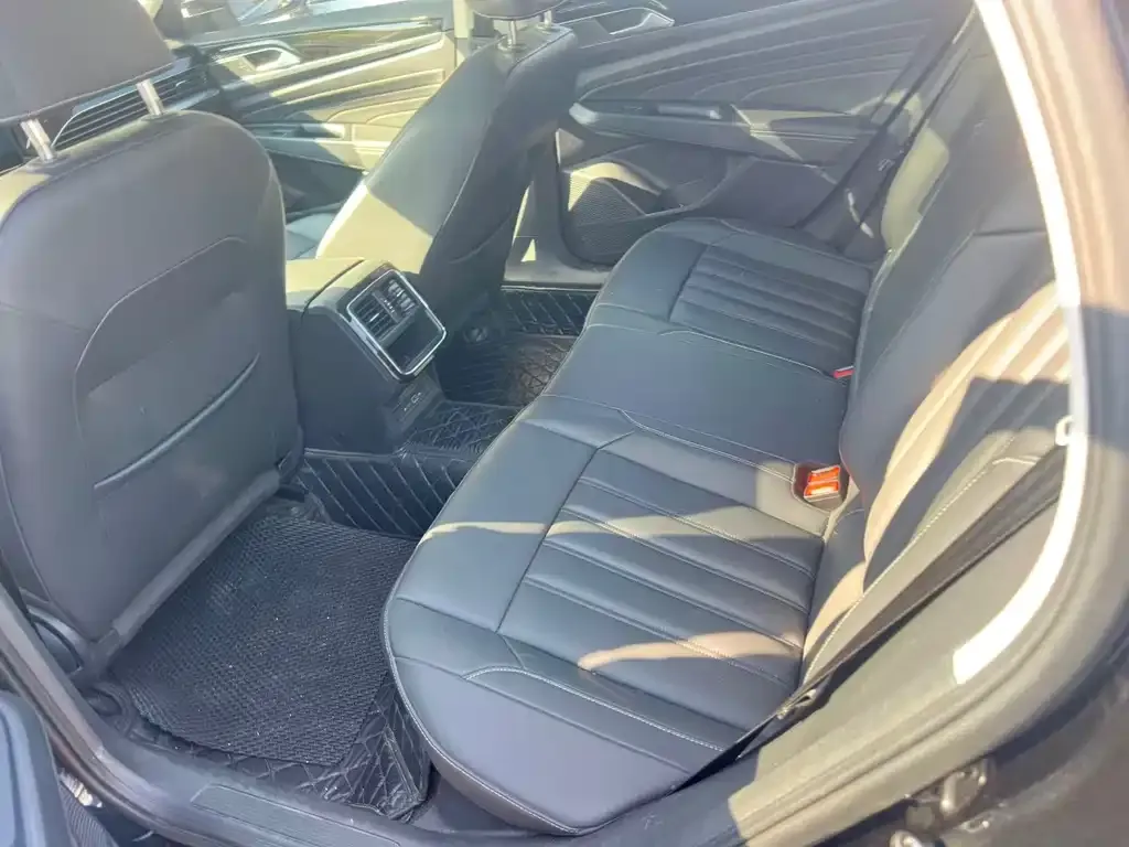 Volkswagen Passat — фото 9
