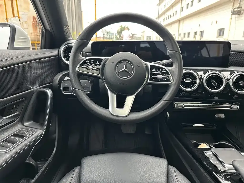 Mercedes-Benz A-Class — фото 10