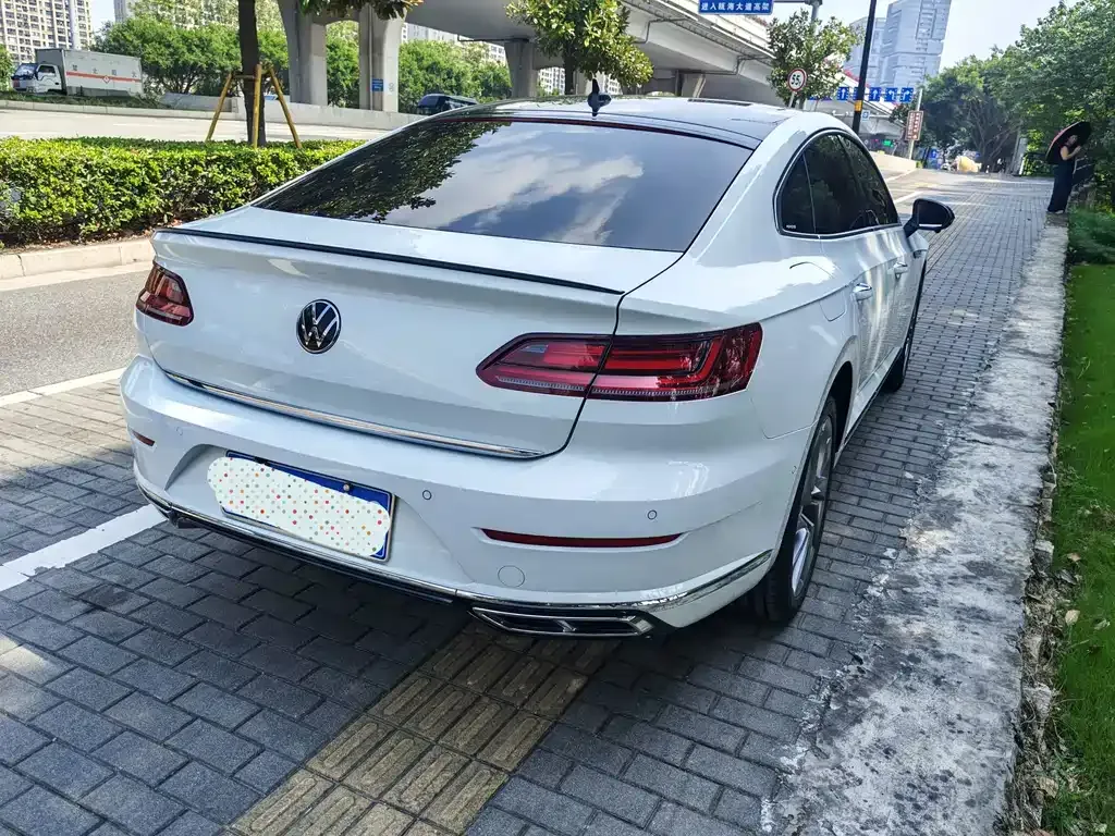 Volkswagen CC — фото 10