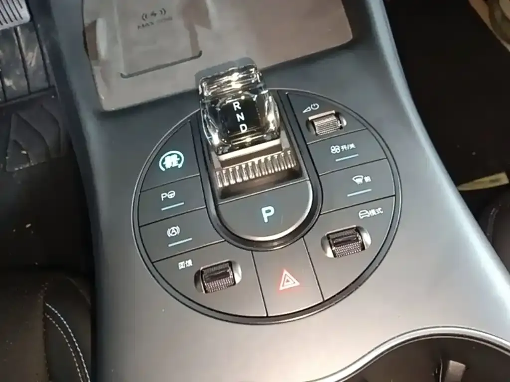 BYD Seal — фото 9