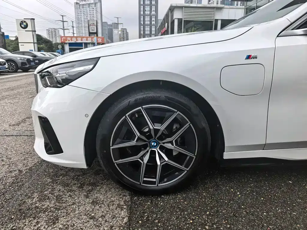 BMW i5 — фото 10