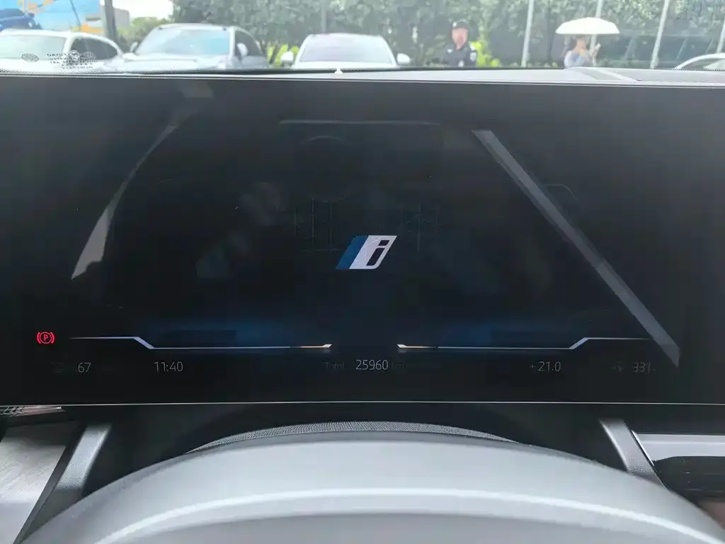 BMW i5 — фото 2