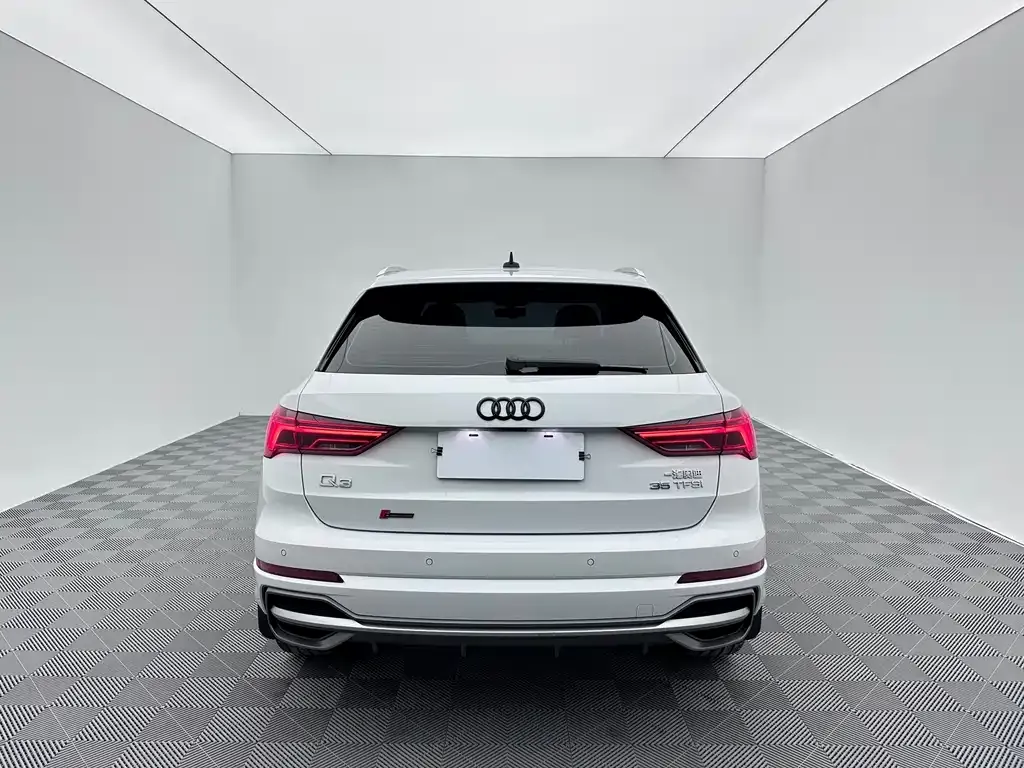 Audi Q3 — фото 8