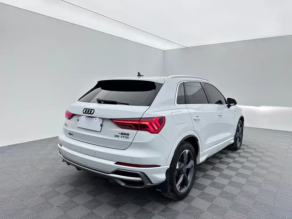 Audi Q3 — фото 6