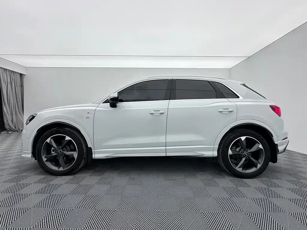 Audi Q3 — фото 2