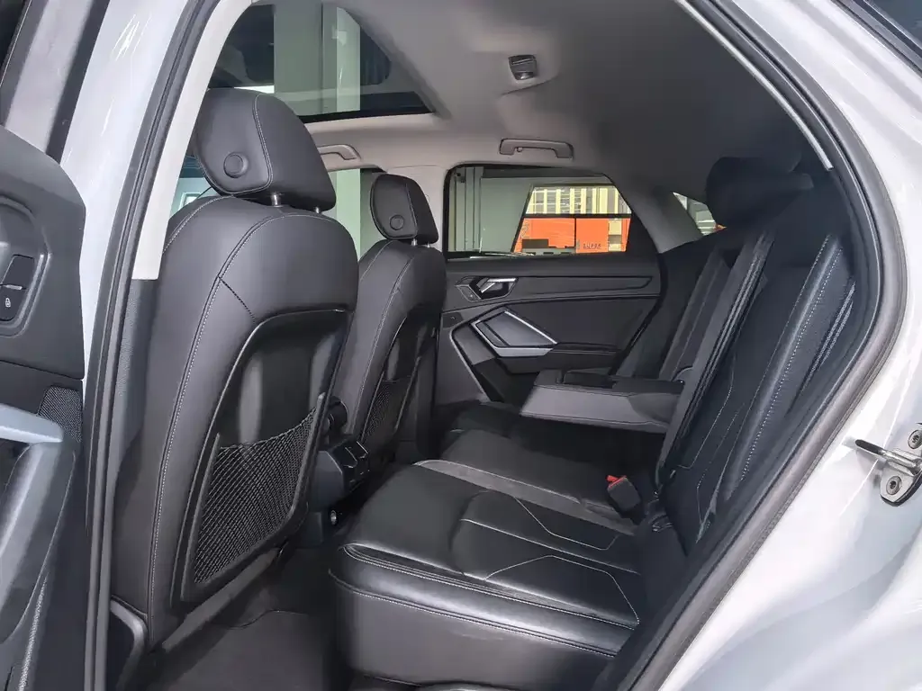 Audi Q3 Sportback — фото 8