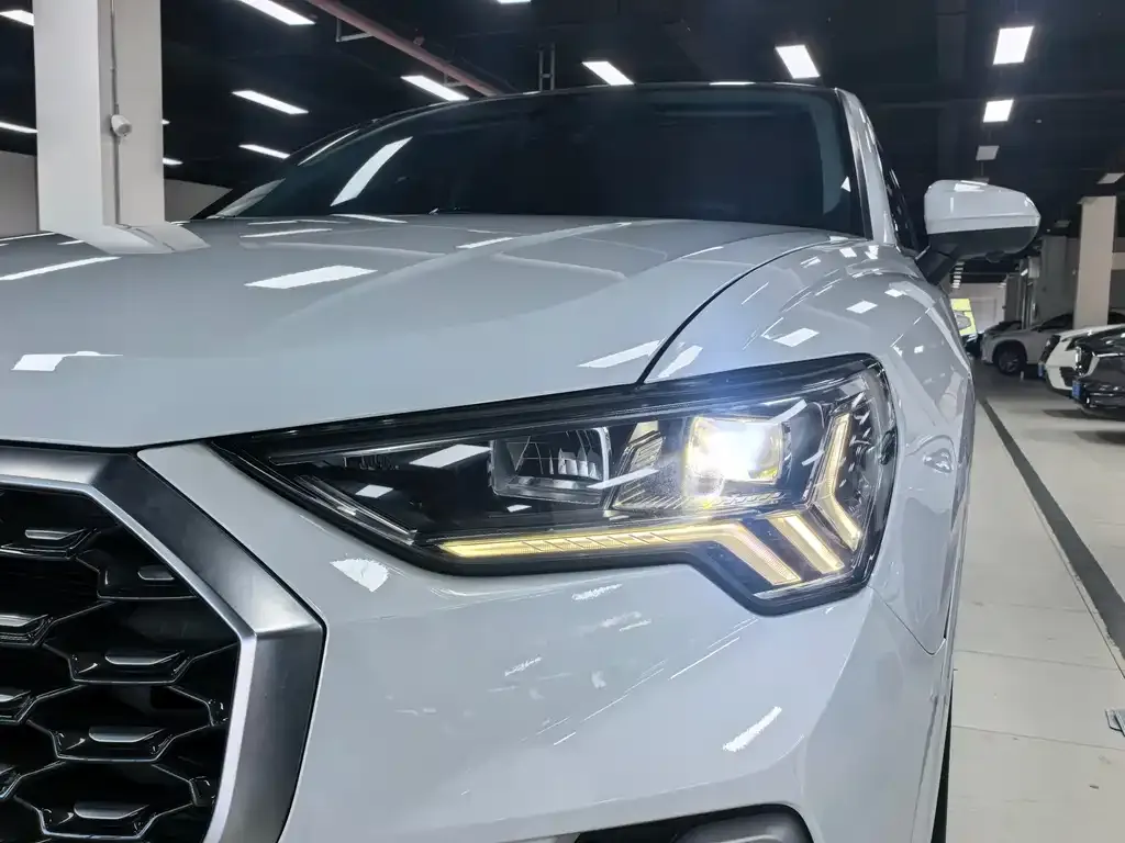 Audi Q3 Sportback — фото 5