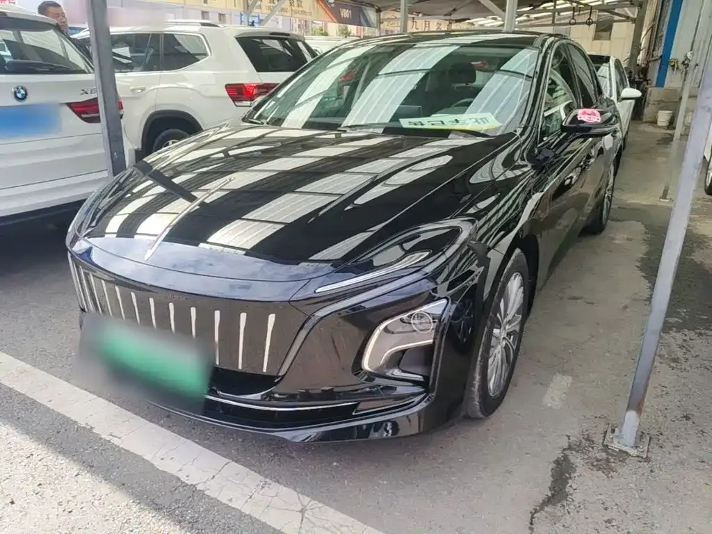 Hongqi E-QM5 — фото 1