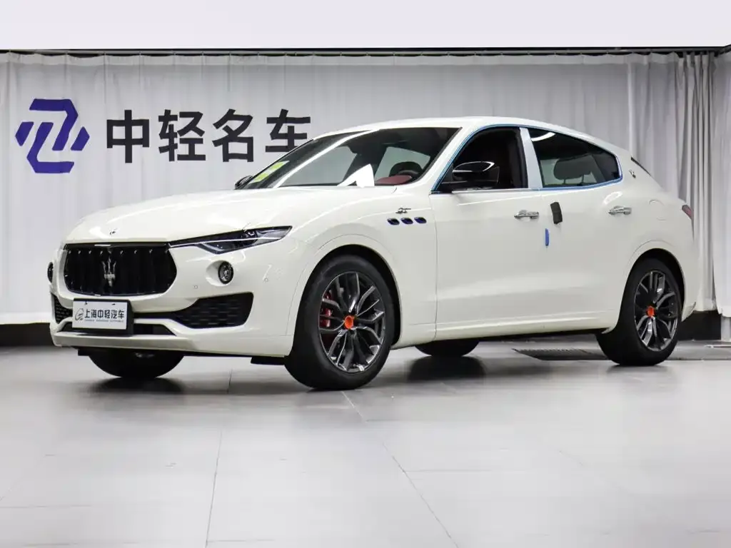 Maserati Levante — фото 1