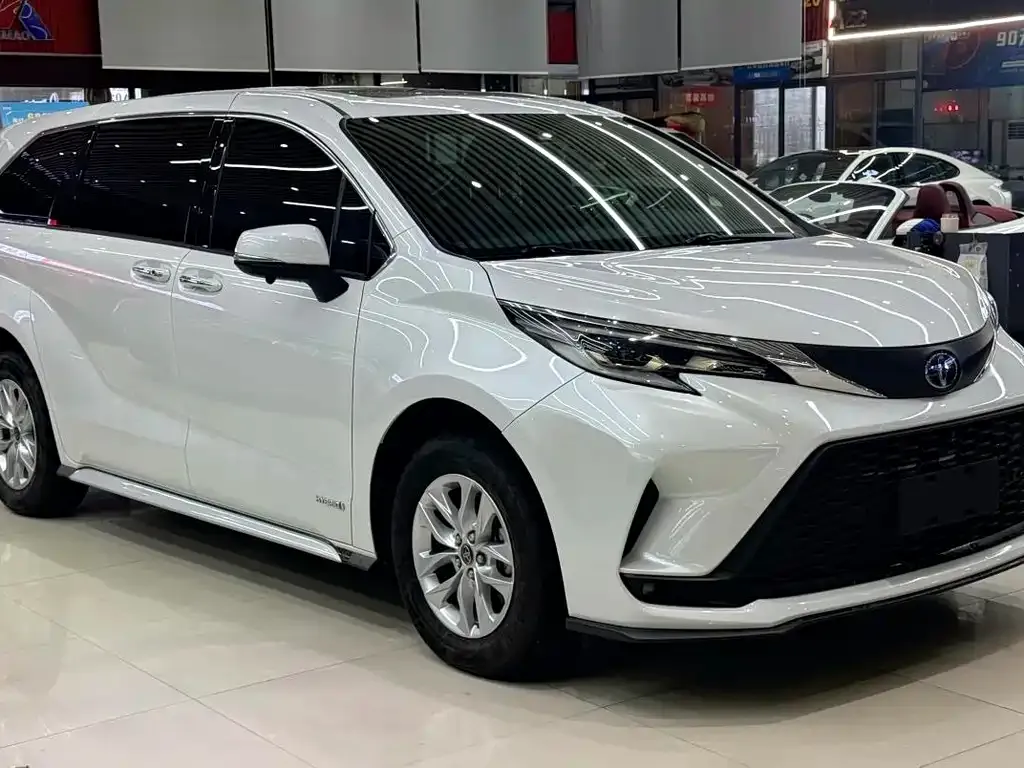 Toyota Granvia — фото 2